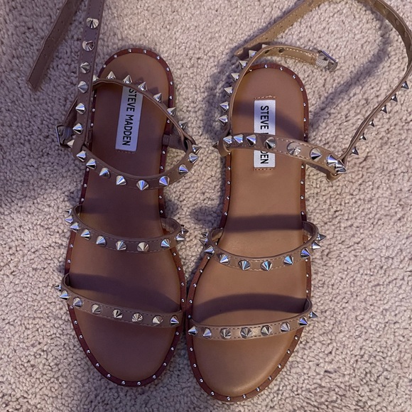Steve Madden Rock Stud Sandals, SZ 8, Tan - Picture 4 of 4